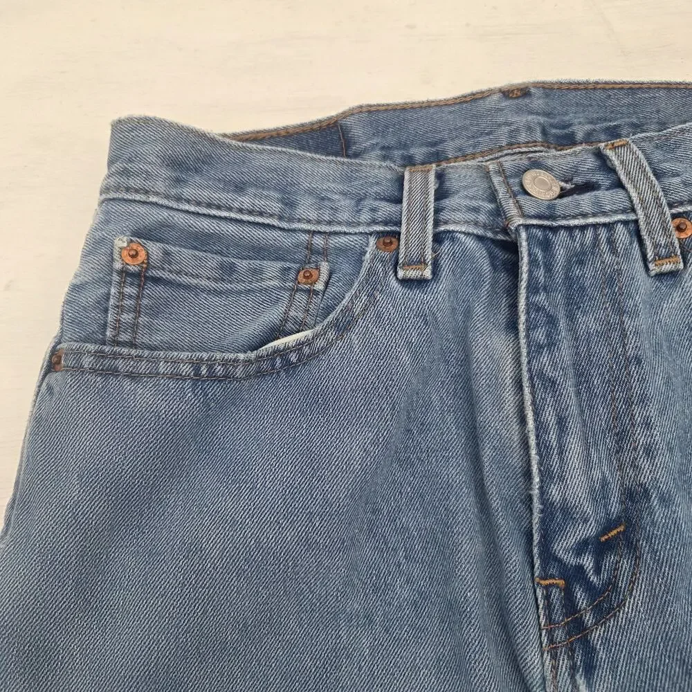 Levis 505 Jeans Mens 31x30 Blue Straight Leg Medium Wash Denim Pants Distressed